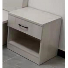 床頭柜